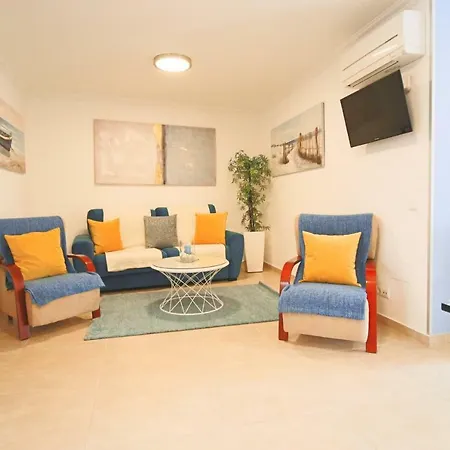 Holidays Marginal Apartman