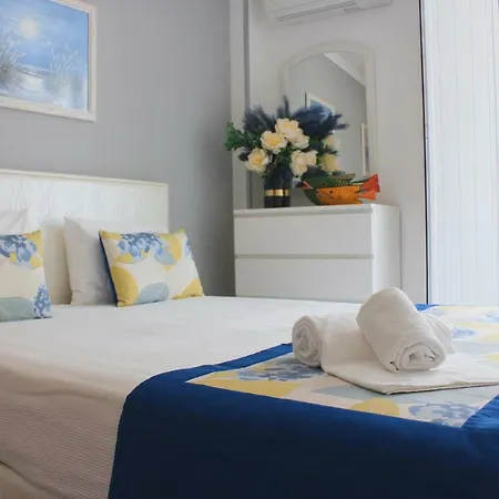 Holidays Marginal Apartman *